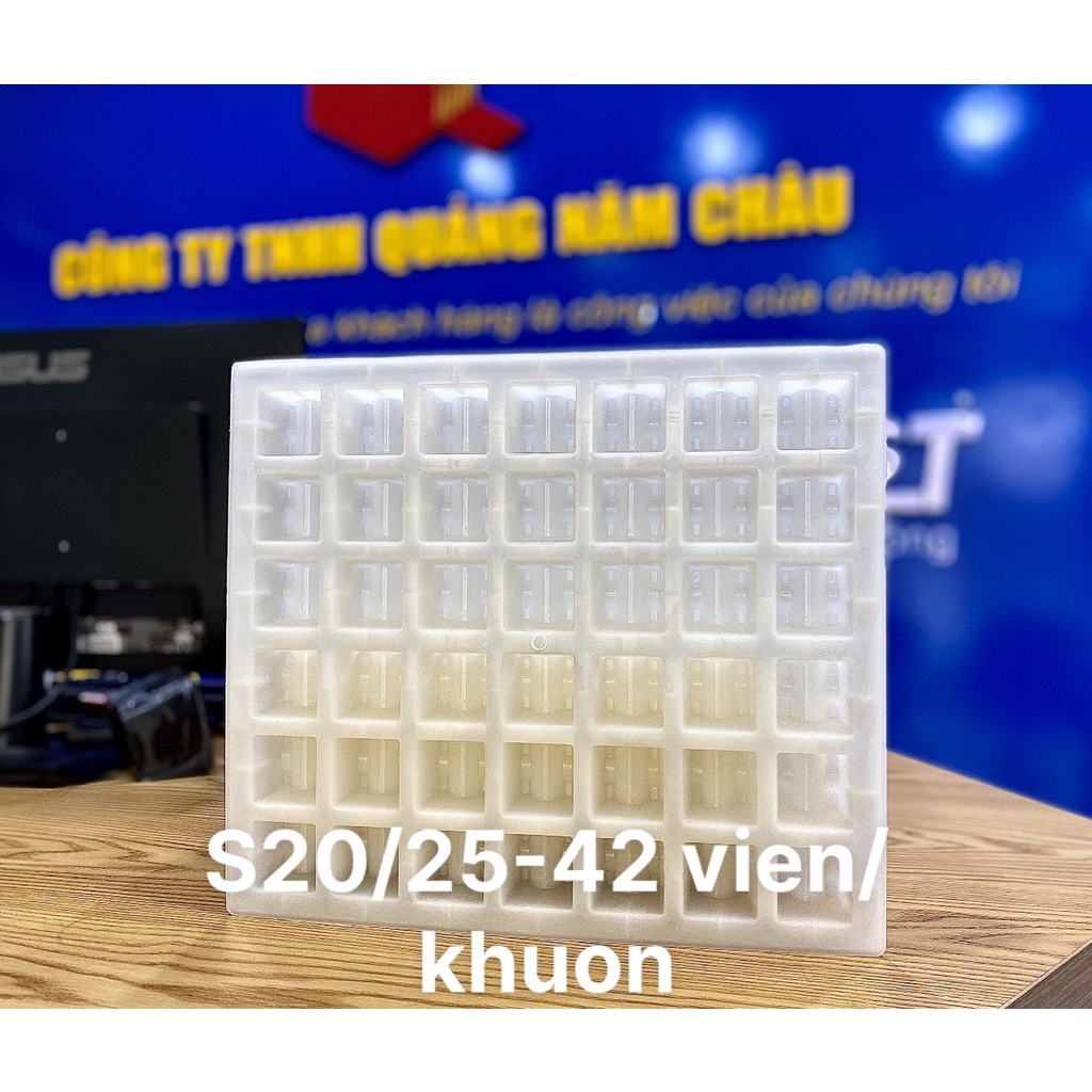 🔰🔰Khuôn đúc con kê bê tông sàn lớp dưới S20/25 - 42 viên/khuôn