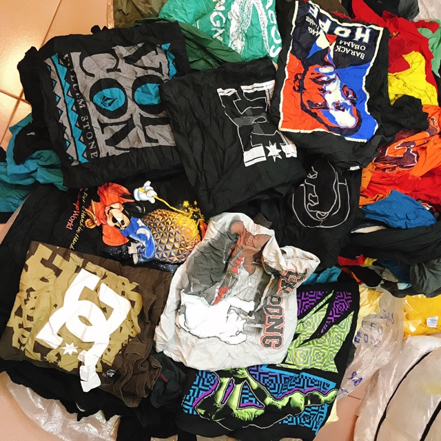 Xả áo thun unisex 100k/3c