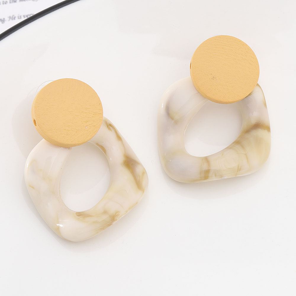 Bông Tai Tròn Bằng Gỗ Kiểu Dáng Thanh Lịch