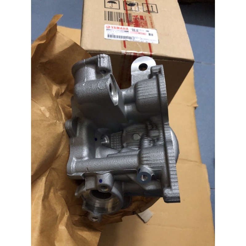 Vỏ đầu quy lát Ex 135 zin hãng yamaha