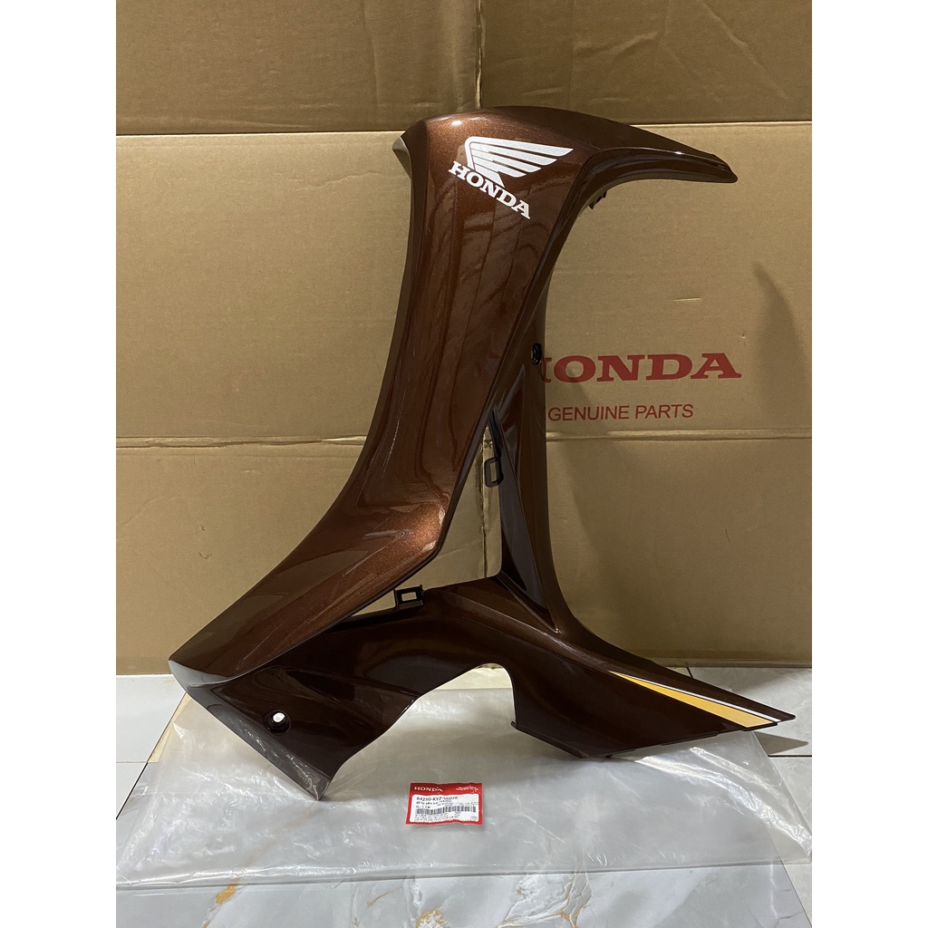 Bộ ốp yếm bên trái - cánh bửng HONDA FUTURE 125 năm 2012 màu Nâu.