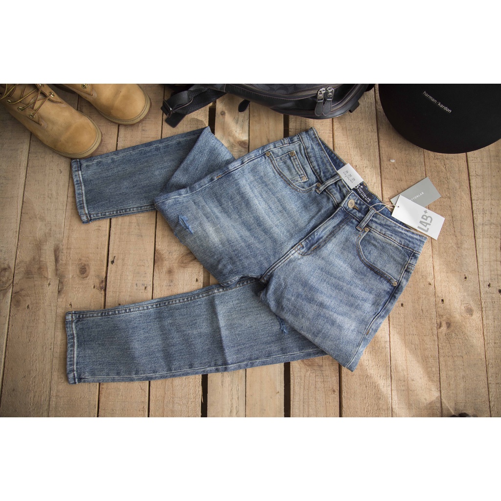 Quần jean nam màu xanh rách gối chất co giãn from slimfit thương hiệu LAB - QJLAB220914