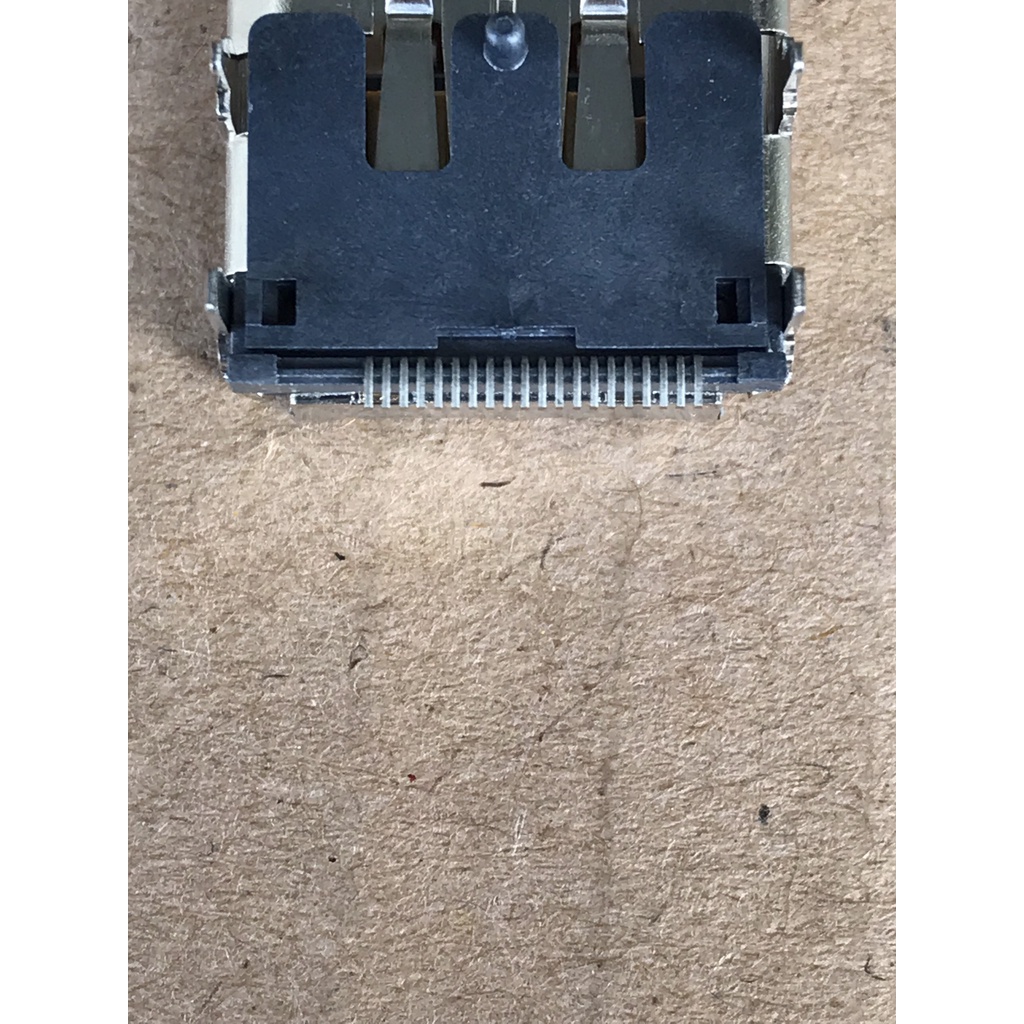 Cổng DisplayPort Display Port trên card màn hình - chân dán