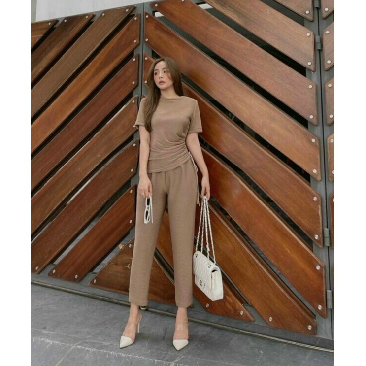 Set Bộ Áo Thun Rút Dây Bên Eo Và Quần Dài