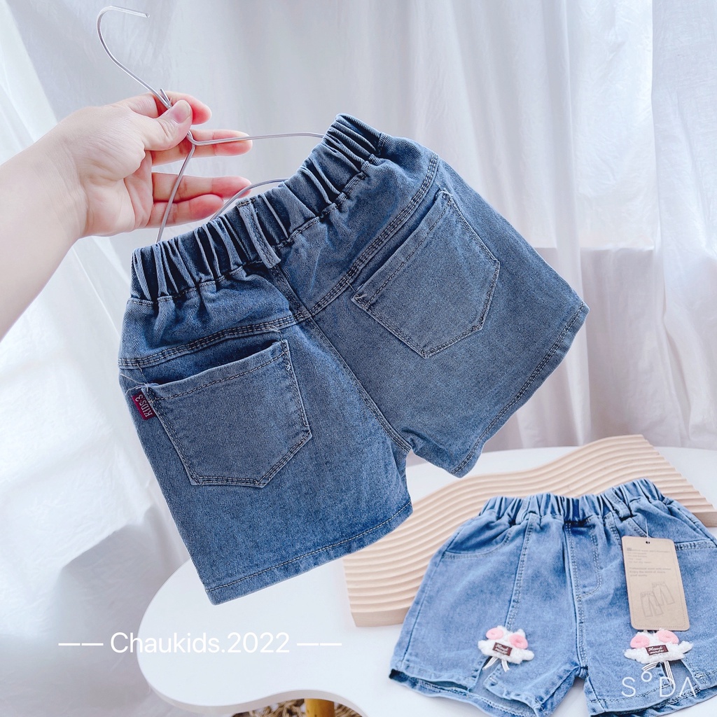 Quần đùi bé gái, quần short jean đính sticker gấu 2 bên cho bé