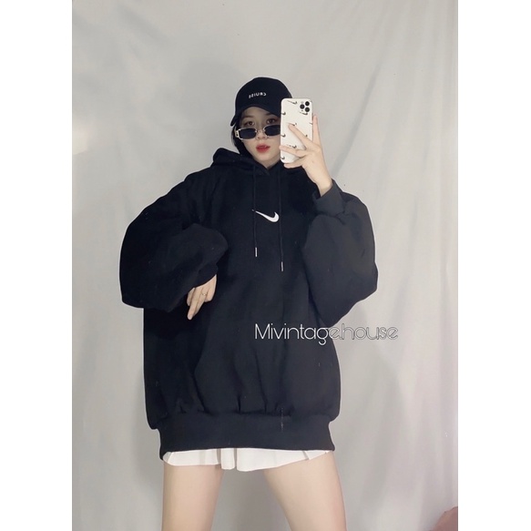 Áo nỉ mũ Niki Lo go ngực