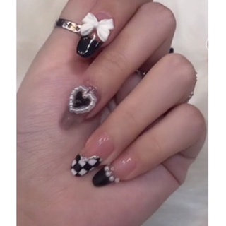 Nailbox đen viền ngọc đính nơ tiểu thư