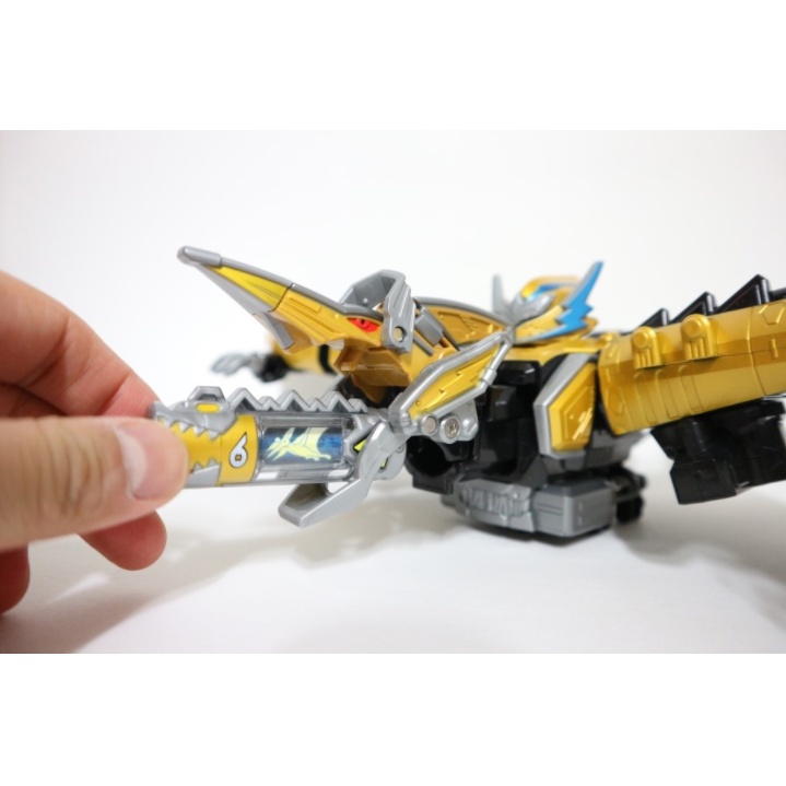 Nhân Vật Bandai Power Rangers Dino Force DX Cá Tính