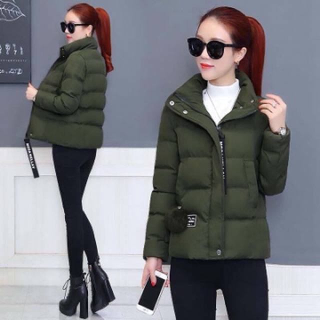 Áo phao dánh ngắn kèm quả cầu lông