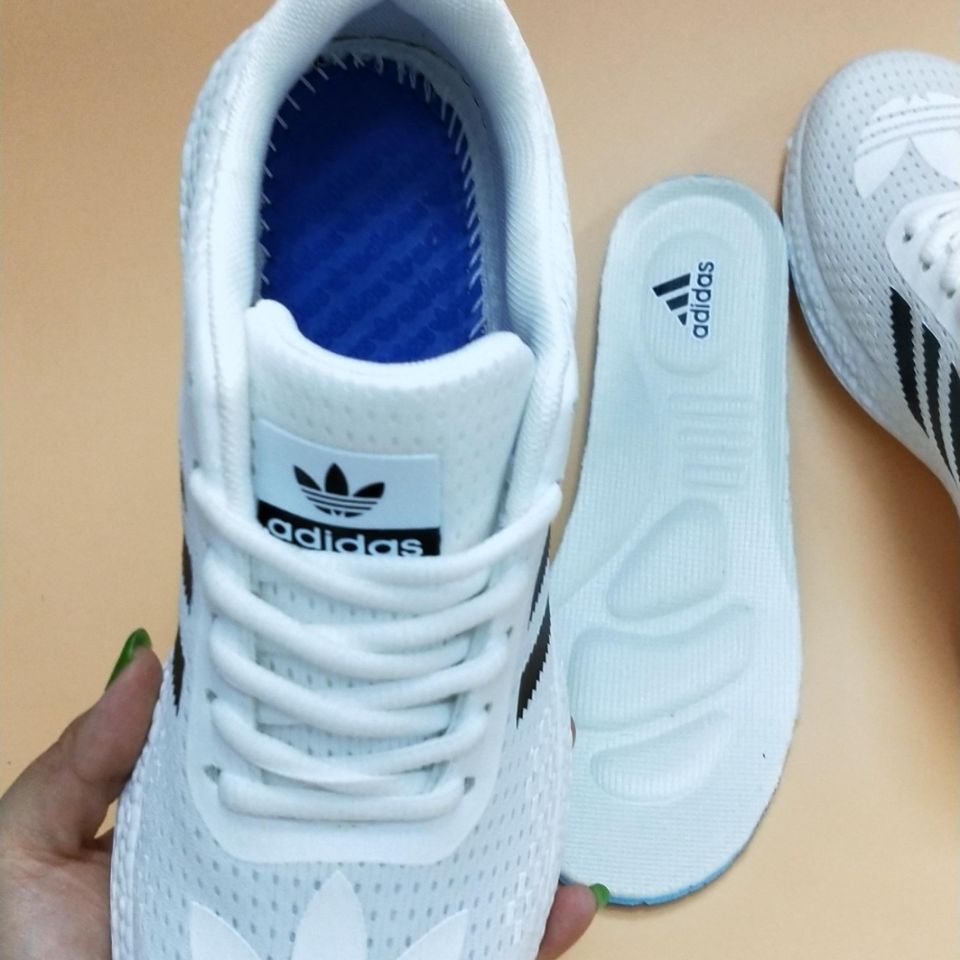 Giày Thể Thao Adidas Màu Trắng Năng Động Thời Trang Dành Cho Cả Nam Và Nữ