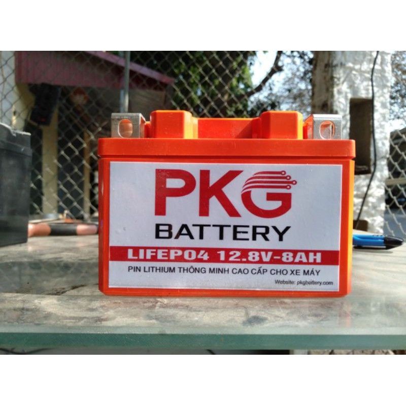 ẮC QUY PIN LITHIUM 12.8V-8AH FULL DUNG LƯƠNG MAX 100A KHỞI ĐỘNG XE MÁY