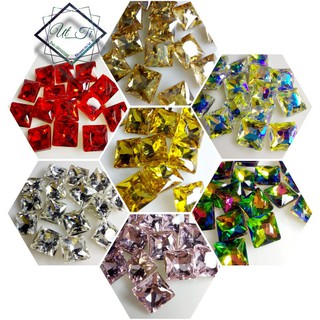 đá khối vuông 0,8cm chân vàng