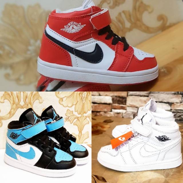 Giày Thể Thao Nike Jordan 1 Màu Trắng / Xanh Dương Thời Trang Cho Bé