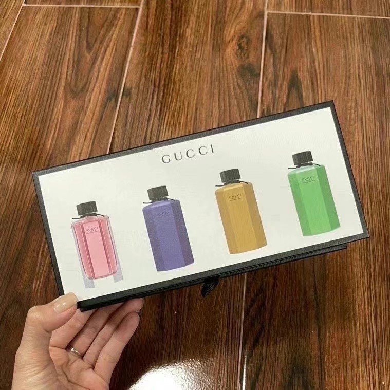 Hộp quà tặng 4 lọ nước hoa Gucci Flower Dance Eau De Toilette 5ml