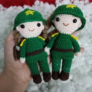 Móc khóa len chú bộ đội