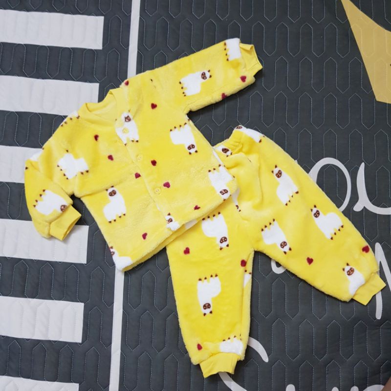 Bộ Quần Áo Lông Tuyết Cổ Tàu Mềm Ấm Cho Bé 3-10kg / Nhiều Màu