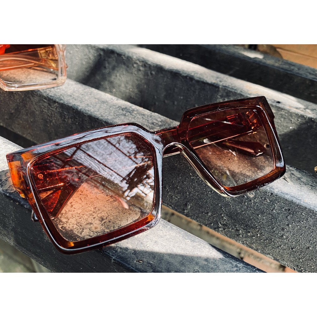 Kính mát thời trang VUÔNG LOGO 003 nội địa sang chảnh cao cấp chống nắng tia uv tia cực tím sỉ tốt- GIÁ RẺ 09 | BigBuy360 - bigbuy360.vn