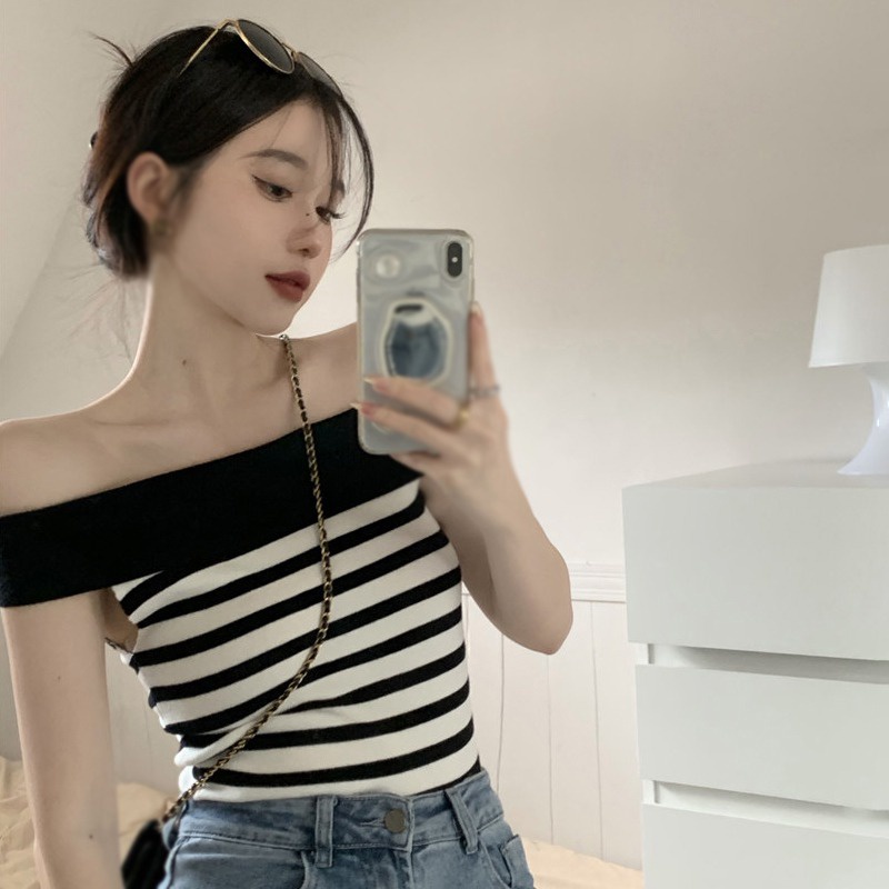 Áo Croptop Dệt Kim Trễ Vai Tay Ngắn Hoạ Tiết Kẻ Sọc Cho Phái Nữ