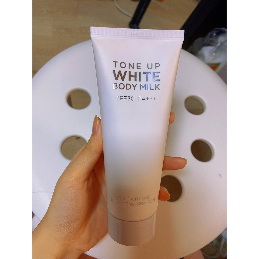 KEM DƯỠNG TRẮNG DA White Tone Up Body Milk SPF 30 PA+++ | BigBuy360 - bigbuy360.vn