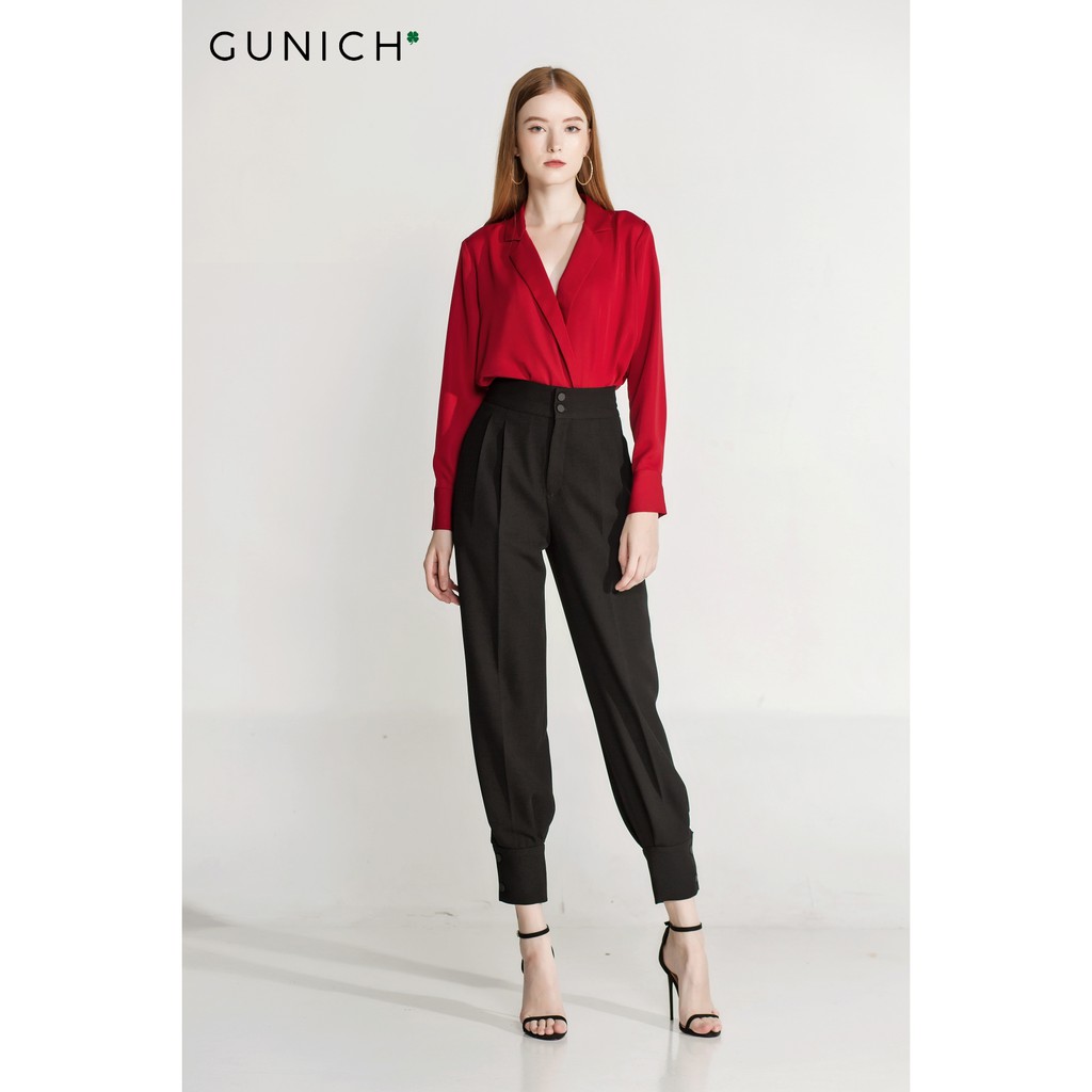 Quần jogger đen phối nút Gunich