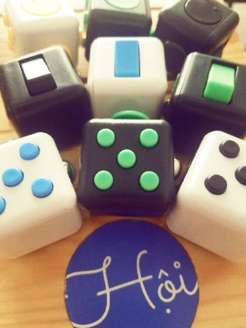 Fidget cube - Đồ chơi giảm stress