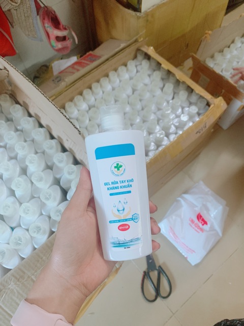 Gel rữa tay sát khuẩn 200ml | BigBuy360 - bigbuy360.vn