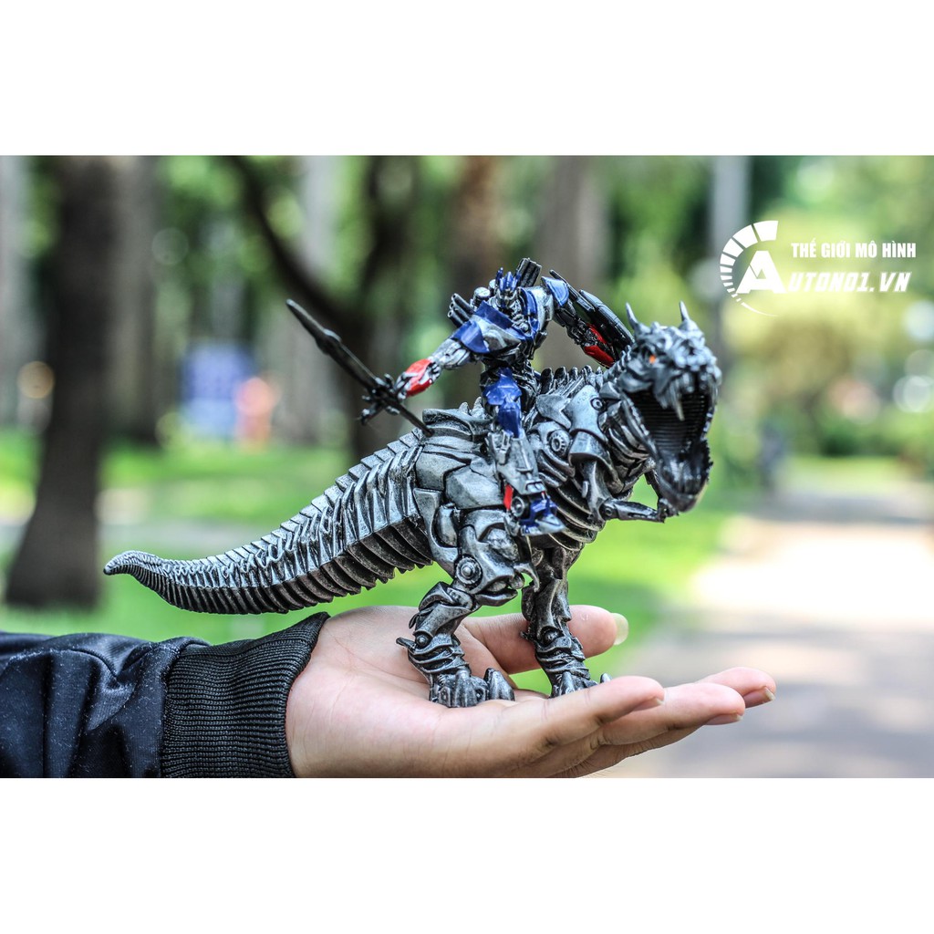 MÔ HÌNH KHỦNG LONG OPTIMUS PRIME TRANSFORMER 20CM 6642