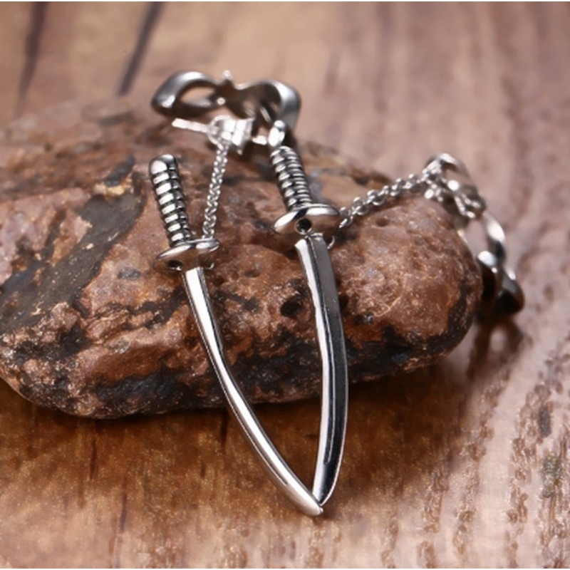 Khuyên tai thép không gỉ họa tiết kiếm Samurai độc đáo