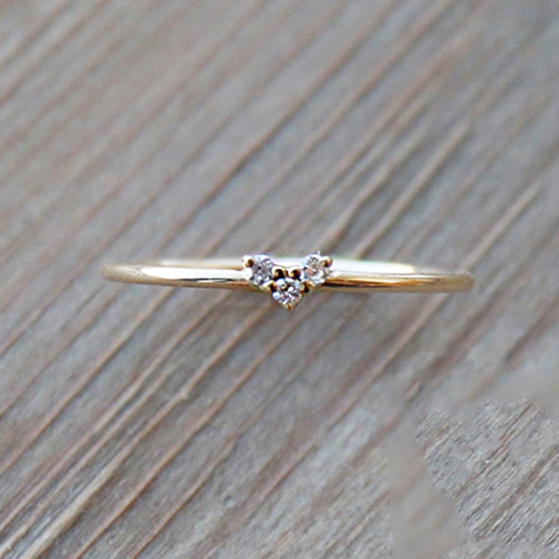 Nhẫn Đính Hôn Chất Liệu Thép Titan Mạ Vàng Bạc Đính Đá Zircon Hình Trái Tim Thời Trang