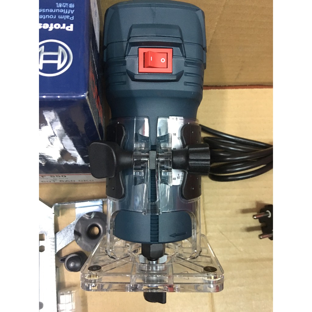 Máy phay BOSCH GKF 550