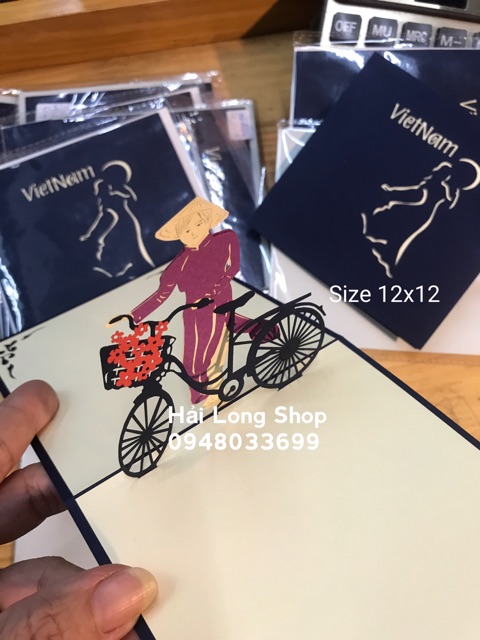 Cô gái dắt xe đội Nón  1 - Girl - Thiệp 3D