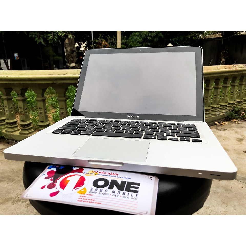 [ Đẳng Cấp ] Macbook Pro MC700 late 2011 Core i5 / Ram 8Gb / SSD 256Gb / Hàng sưu tầm  (Tặng kèm nhiều phụ kiện)