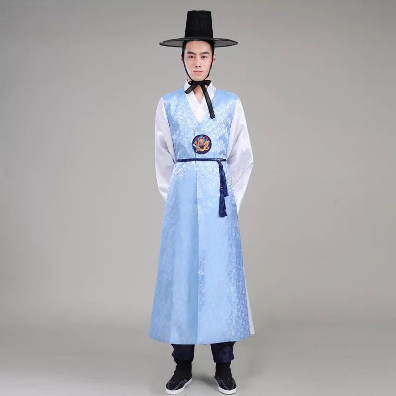 S5. Hanbok dài cho bạn nam. Hàng về sau 10 ngày.