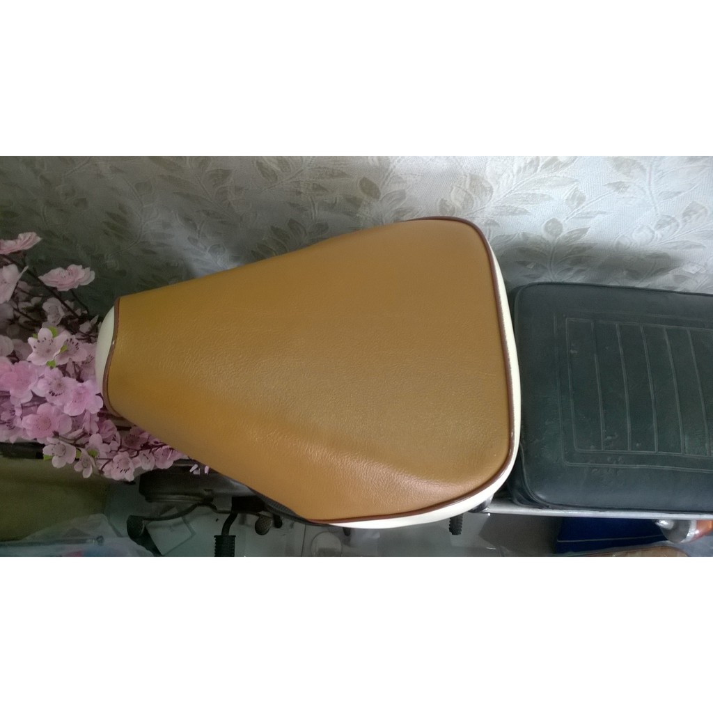 Yên honda cub cánh én 79 - 81 -82-84-86 kiểu màu kem-bò