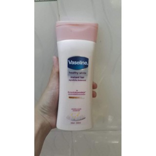Sữa dưỡng thể trắng da Vaseline 200ml