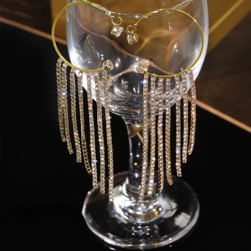 Khuyên Tai Chữ C Đính Đá Phối Tua Rua Dài Thời Trang Hàn Quốc Sang Trọng