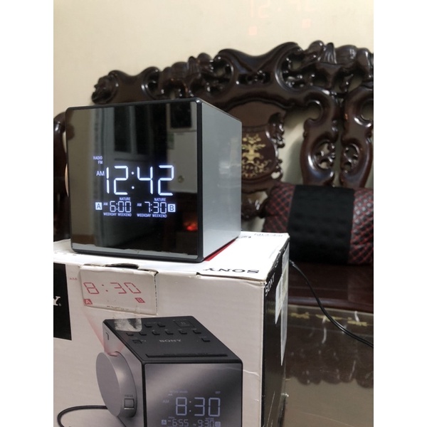 Đồng hồ radio SONY