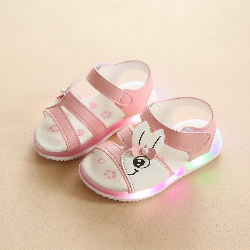 Sandal hình con thỏ có đèn LED cho bé