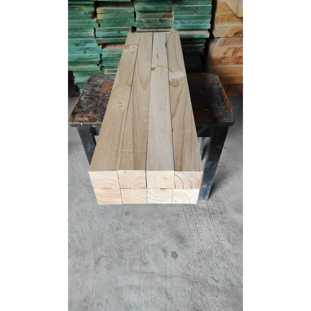 Thanh gỗ thông vuông 3cm x 3cm dài 100cm gia công láng mịn 4 mặt; Thanh gỗ thông vuông dài 1m vân gỗ tự nhiên nhập khẩu