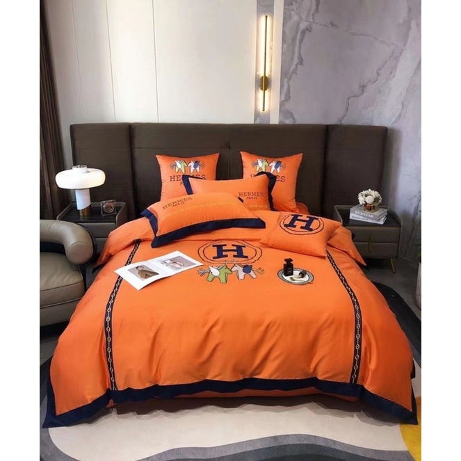 Bộ CHĂN GA GỐI LỤA THÊU LOGO THƯƠNG HIỆU hàng cao cấp SET 6 Chi Tiết -> ĐƯỢC CHỌN MẪU