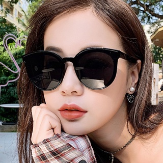 Kính đen, râm, đi biển thời trang chống nắng