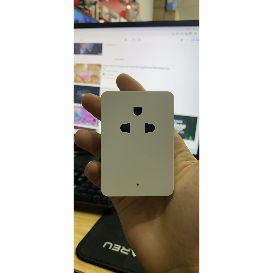 Ổ cắm điện thông minh Vconnex. Chống giật, điều khiển từ xa qua điện thoại, hẹn giờ bật tắt