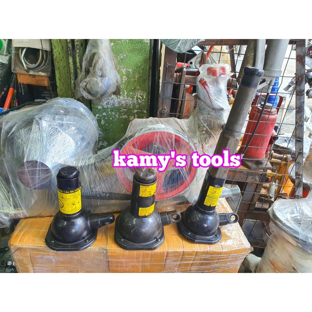 Bộ tay quay 3 khúc và con đội xe innova thay vỏ dự phòng mở tắc kê bánh xe sơ cua