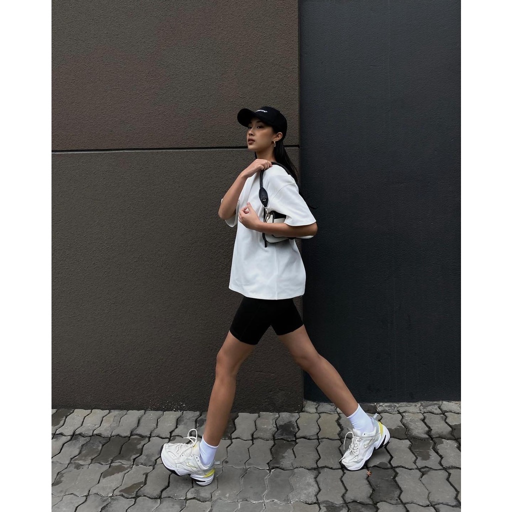 Quần thun ngắn màu đen, form ôm, là min - BLACK CYCLING SHORTS
