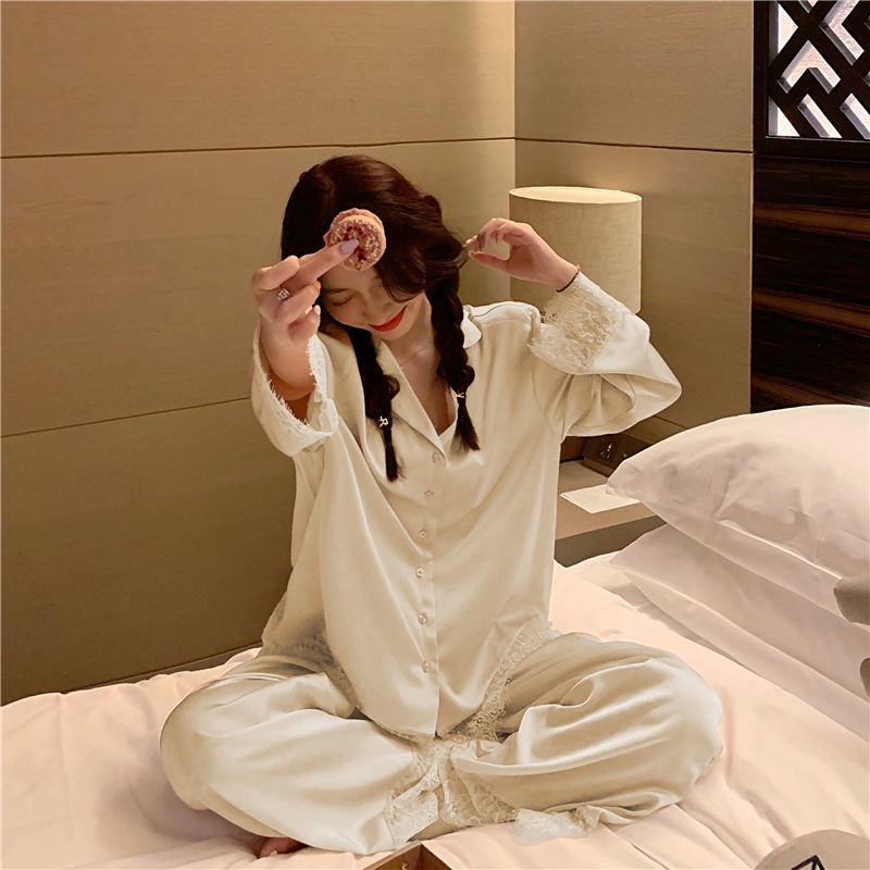 Bộ đồ ngủ tay dài dáng rộng phối ren thời trang quyến rũ cho nữ