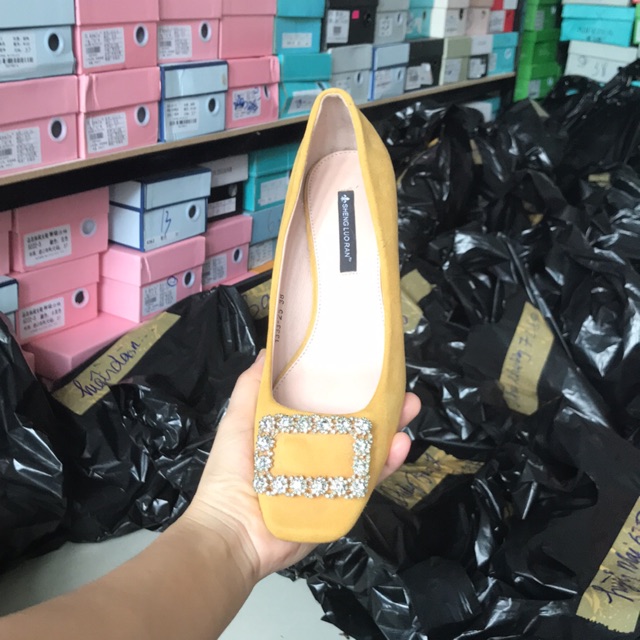 Giày khách đặt livestream shoppe