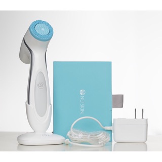 Máy rửa mặt Ageloc Lumispa kèm sữa NuSkin
