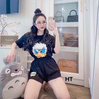 Bộ nữ vịt đeo kính