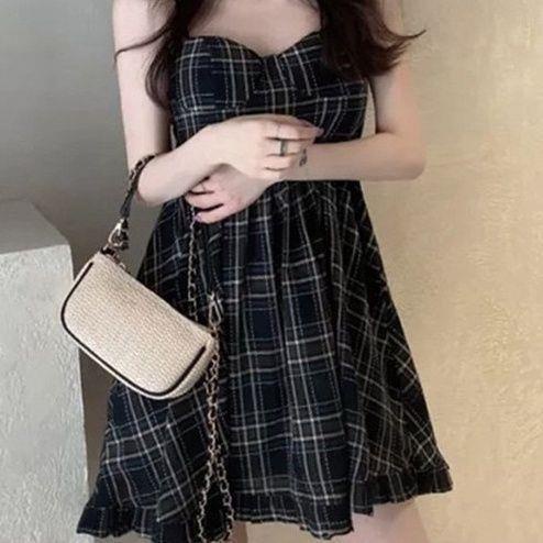 Đầm Hai Dây Nhỏ Ôm Dáng Họa Tiết Hoa Chuông Kiểu Pháp Thời Trang Mùa Hè Mới