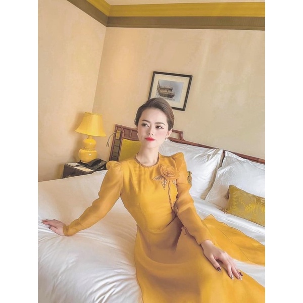Áo dài voan tơ hoa ngực thiết kế